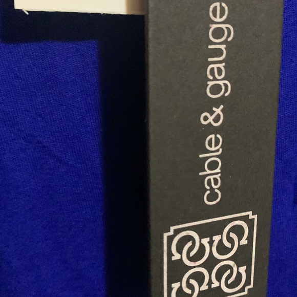 Top - Picture 4 of 5